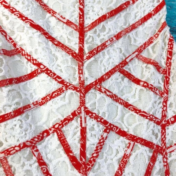 Flying Tomato Cream Lace Sheath Dress - Picture 4 of 6